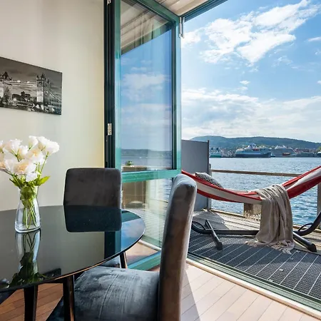 Central Seafront Apartments With Parking And Self Check-In! Bergen Room photo